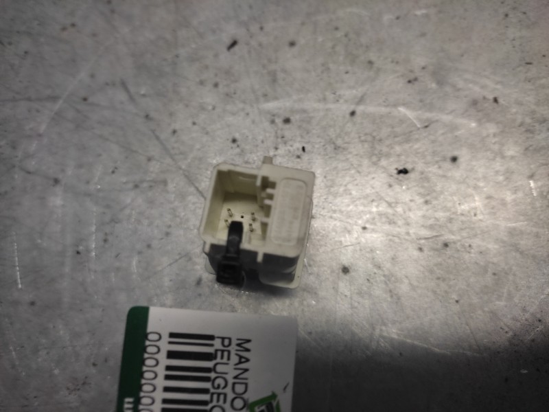 Recambio de mando cierre centralizado para peugeot 807 sv referencia OEM IAM   4 PINS