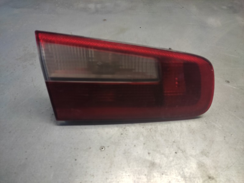 Recambio de piloto trasero izquierdo interior para renault laguna ii (bg0) authentique referencia OEM IAM   4 PINS