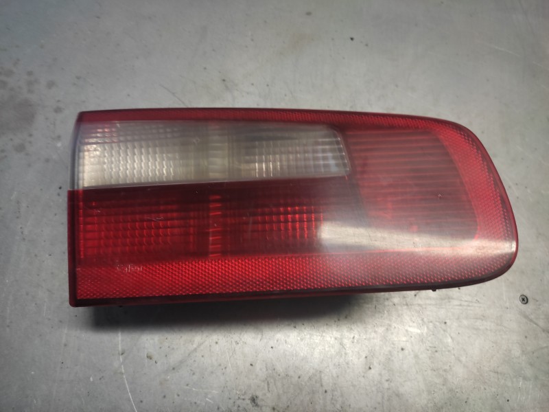 Recambio de piloto trasero izquierdo interior para renault laguna ii (bg0) authentique referencia OEM IAM   4 PINS