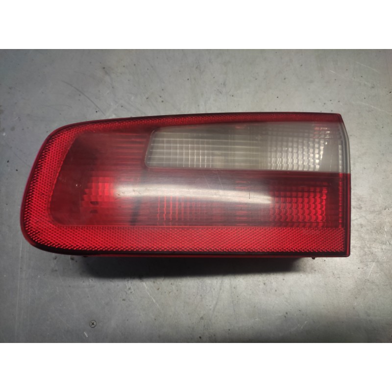 Recambio de piloto trasero derecho interior para renault laguna ii (bg0) authentique referencia OEM IAM   4 PINS