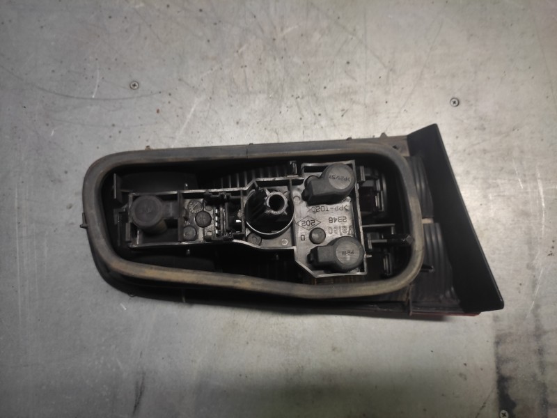 Recambio de piloto trasero derecho interior para renault laguna ii (bg0) authentique referencia OEM IAM   4 PINS