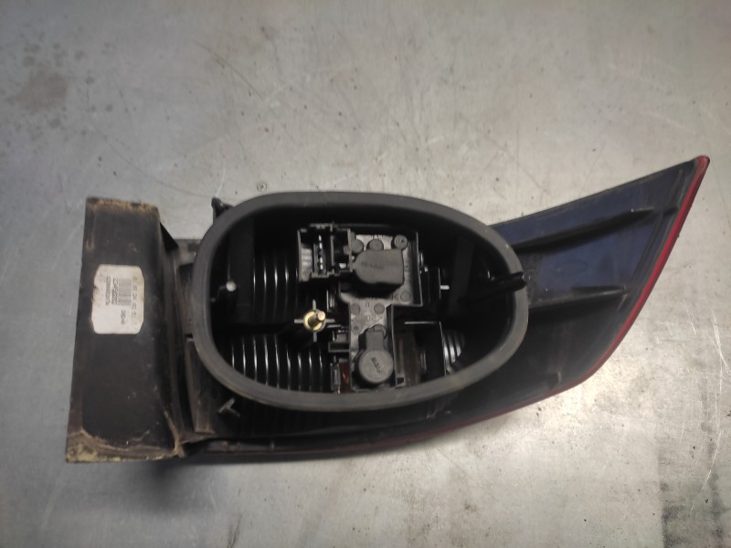 Recambio de piloto trasero derecho para renault laguna ii (bg0) authentique referencia OEM IAM   4 PINS