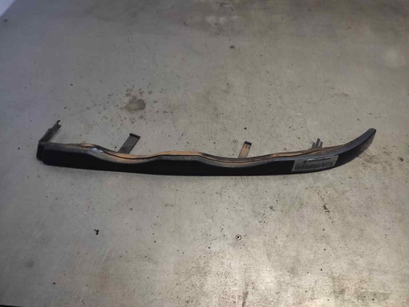Recambio de moldura para bmw serie 3 berlina (e46) 320d referencia OEM IAM 51138208481 BAJO FARO IZQUIERDO 