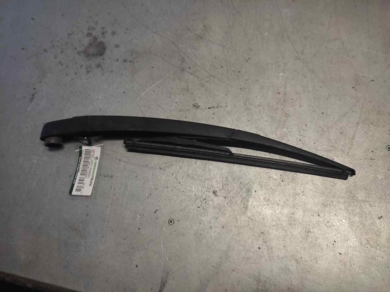 Recambio de brazo limpia trasero para peugeot 308 sw confort referencia OEM IAM   