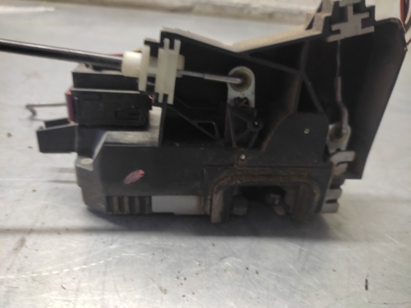 Recambio de cerradura puerta delantera izquierda para opel vectra c berlina comfort referencia OEM IAM 13157763  