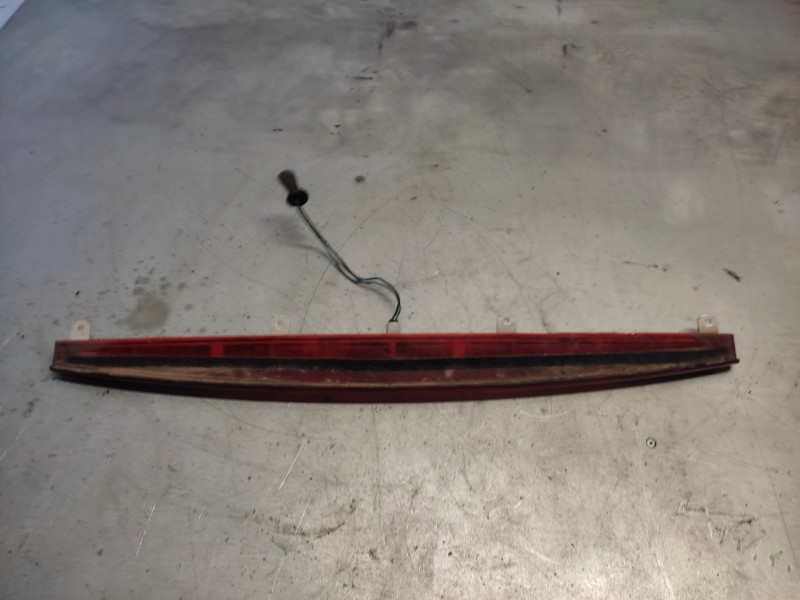 Recambio de luz central de freno para peugeot 306 break style referencia OEM IAM   2 PINS