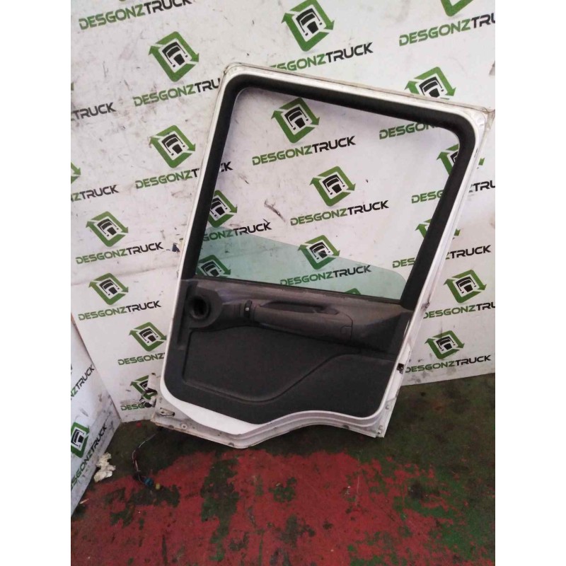 Recambio de puerta delantera derecha para scania serie 4 (p/r 124 l) 11.7 diesel referencia OEM IAM   