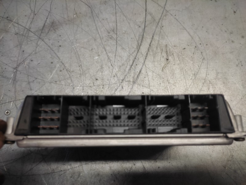 Recambio de centralita motor uce para bmw serie 3 berlina (e46) 320d referencia OEM IAM 7786887 0281010205 