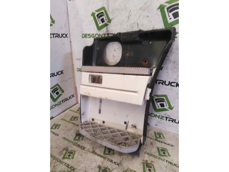 Recambio de peldaño izquierdo para scania serie p/g/r (c-clase) referencia OEM IAM   