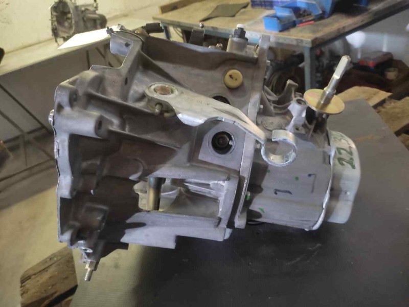 Recambio de caja cambios para citroen berlingo 1.9 d leader referencia OEM IAM 20TE24  