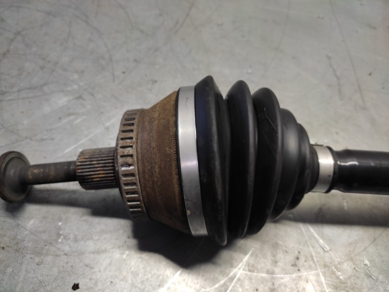 Recambio de transmision delantera derecha para audi a4 berlina (8e) 2.5 tdi (114kw) referencia OEM IAM  8E0407271AT 