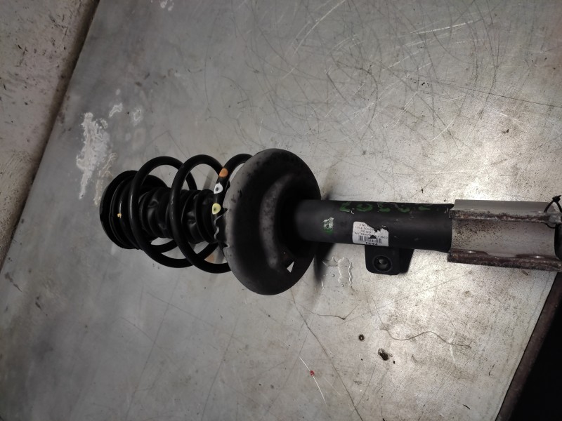 Recambio de amortiguador delantero derecho para peugeot 308 sw confort referencia OEM IAM   