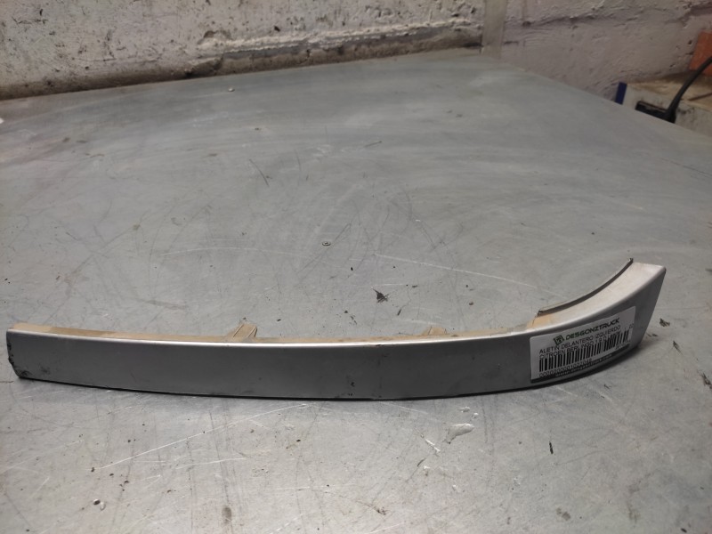 Recambio de aletin delantero izquierdo para citroen berlingo 1.9 d leader referencia OEM IAM 9618254677  