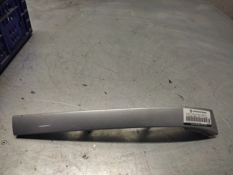 Recambio de aletin delantero derecho para citroen berlingo 1.9 d leader referencia OEM IAM 9618254577  