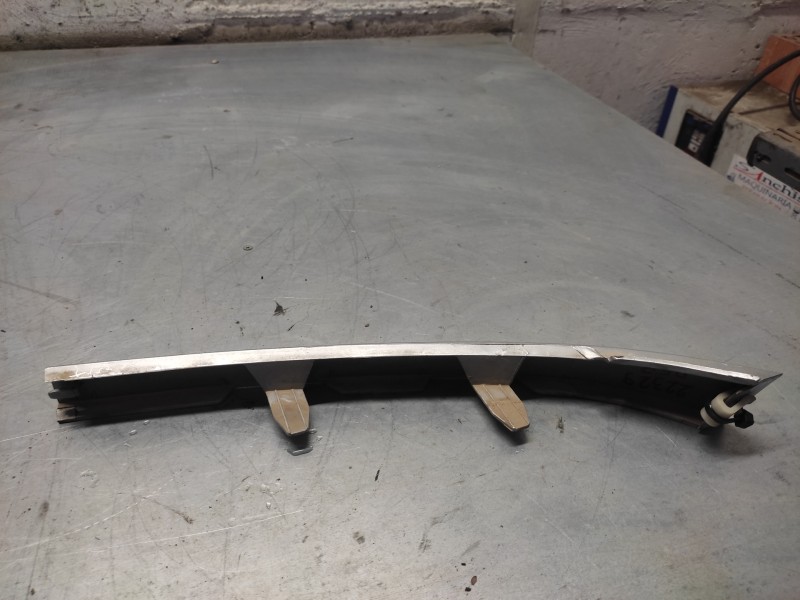 Recambio de aletin delantero derecho para citroen berlingo 1.9 d leader referencia OEM IAM 9618254577  