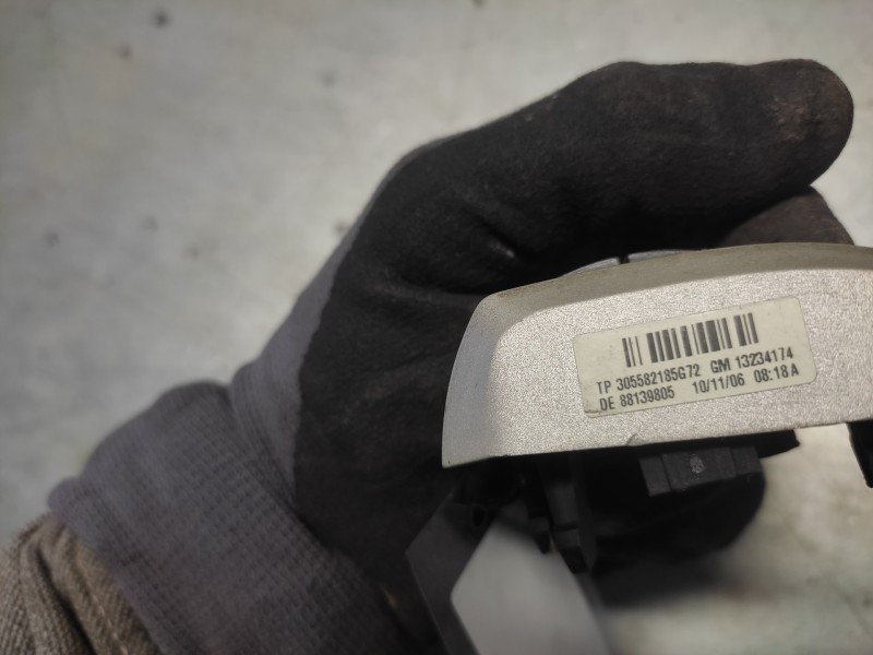 Recambio de mando radio para opel vectra c berlina comfort referencia OEM IAM 305582185G72  