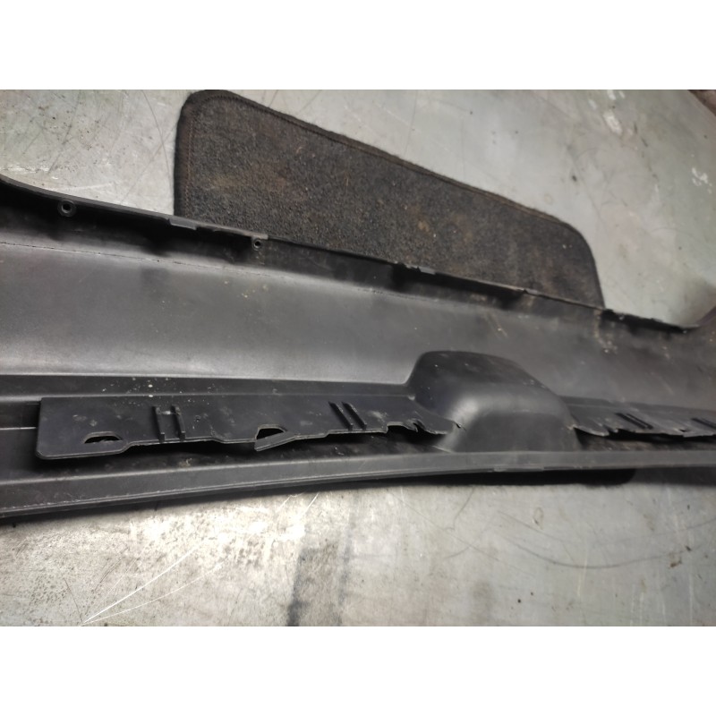 Recambio de paragolpes trasero para kia niro emotion plug-in hybrid referencia OEM IAM 86611G5000 TIENE ALGUNAS PESTAÑAS ROTAS 