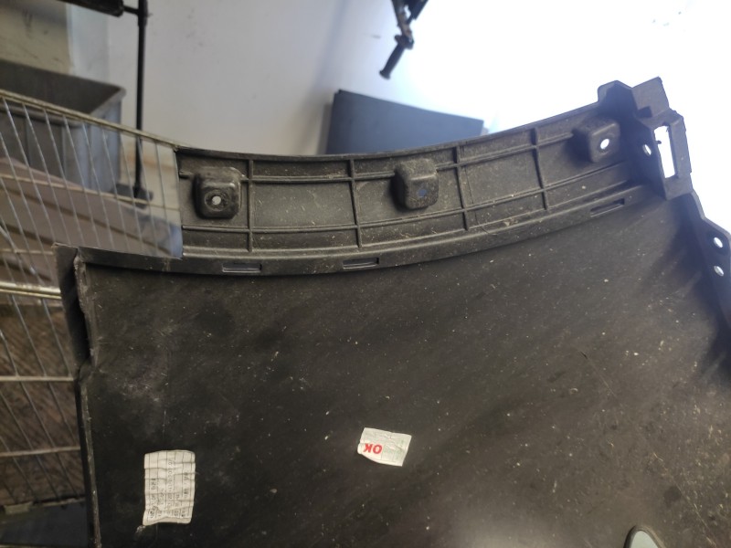 Recambio de paragolpes trasero para kia niro emotion plug-in hybrid referencia OEM IAM 86611G5000 TIENE ALGUNAS PESTAÑAS ROTAS 