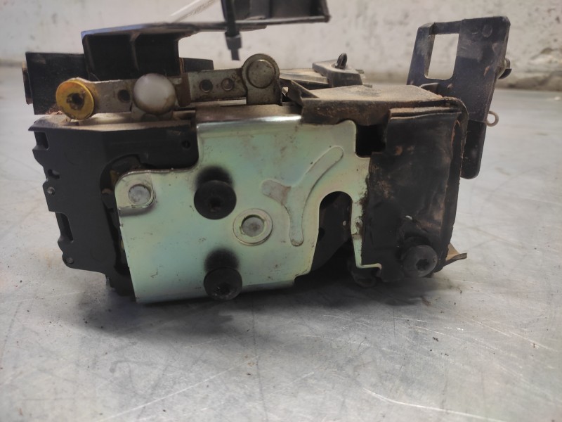 Recambio de cerradura puerta trasera izquierda para ford fiesta (cbk) ambiente referencia OEM IAM   
