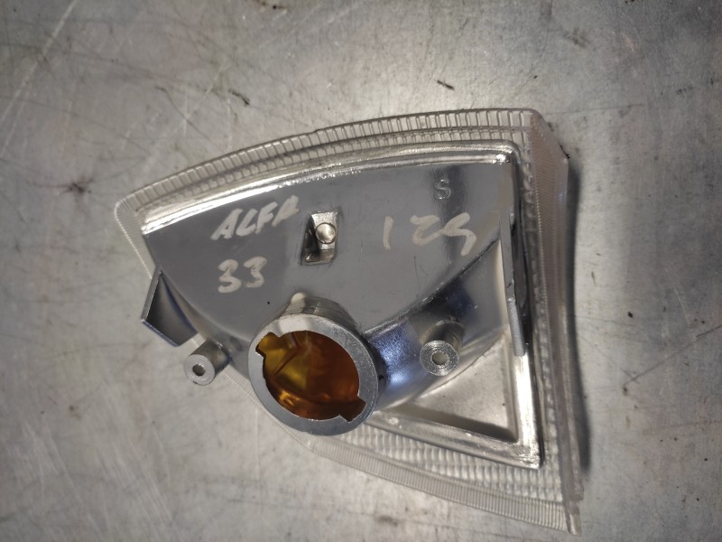 Recambio de piloto delantero izquierdo para alfa romeo 33 berlina 1.3 referencia OEM IAM BLANCO  