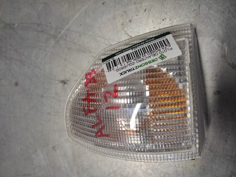 Recambio de piloto delantero izquierdo para alfa romeo 33 berlina 1.3 referencia OEM IAM BLANCO  