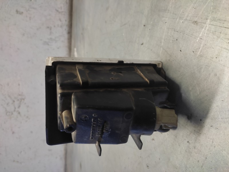 Recambio de piloto delantero izquierdo para iveco trucks eurostar ld 190 e 38 p (375cv) referencia OEM IAM 35431747  