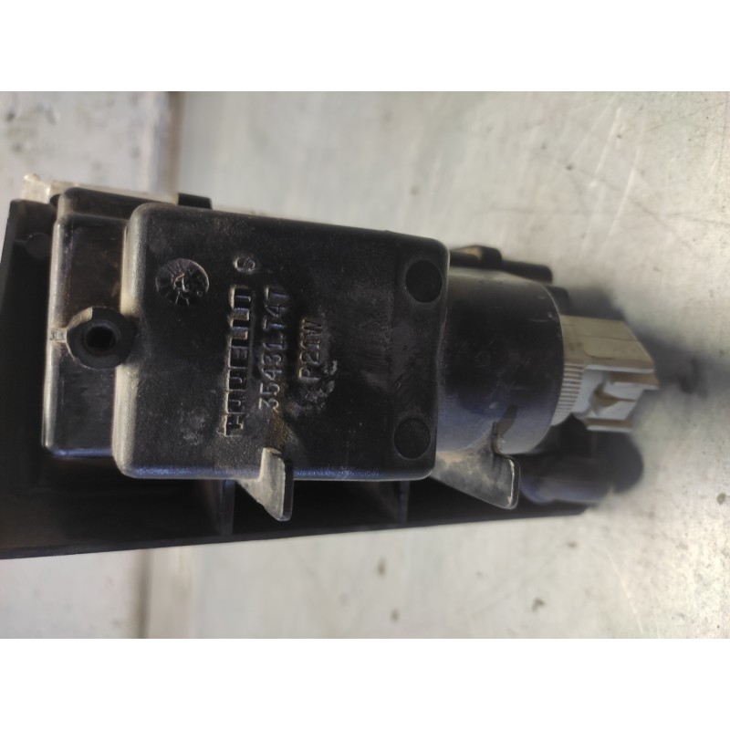 Recambio de piloto delantero izquierdo para iveco trucks eurostar ld 190 e 38 p (375cv) referencia OEM IAM 35431747  