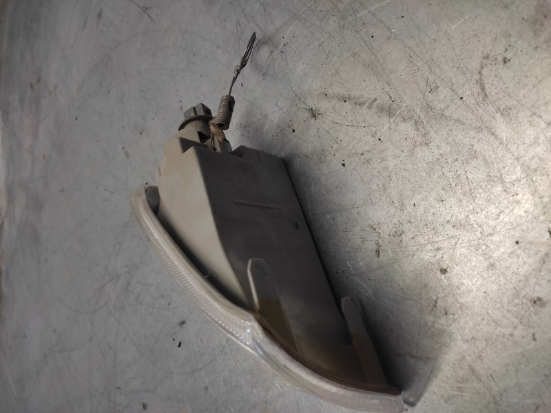 Recambio de piloto delantero derecho para abarth punto berlina (188) 1.8 16v referencia OEM IAM BLANCO  