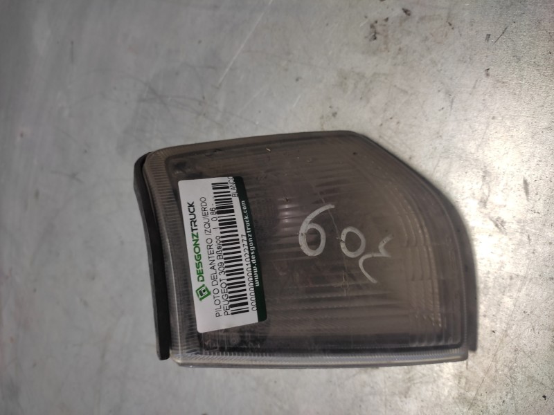 Recambio de piloto delantero izquierdo para peugeot 309 básico referencia OEM IAM BLANCO  