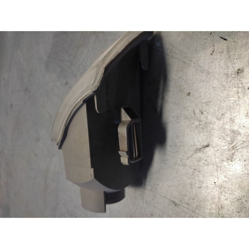 Recambio de piloto delantero izquierdo para citroen xantia berlina 2.0 hdi 90/110 attraction referencia OEM IAM   