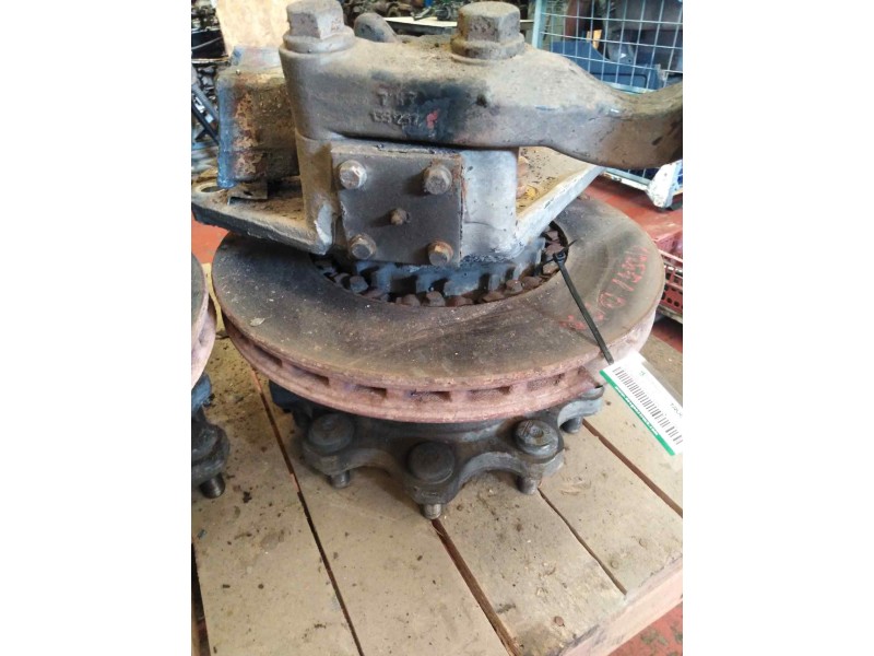 Recambio de mangueta delantera derecha para daf serie 95 xf .xxx 12.6 diesel referencia OEM IAM   