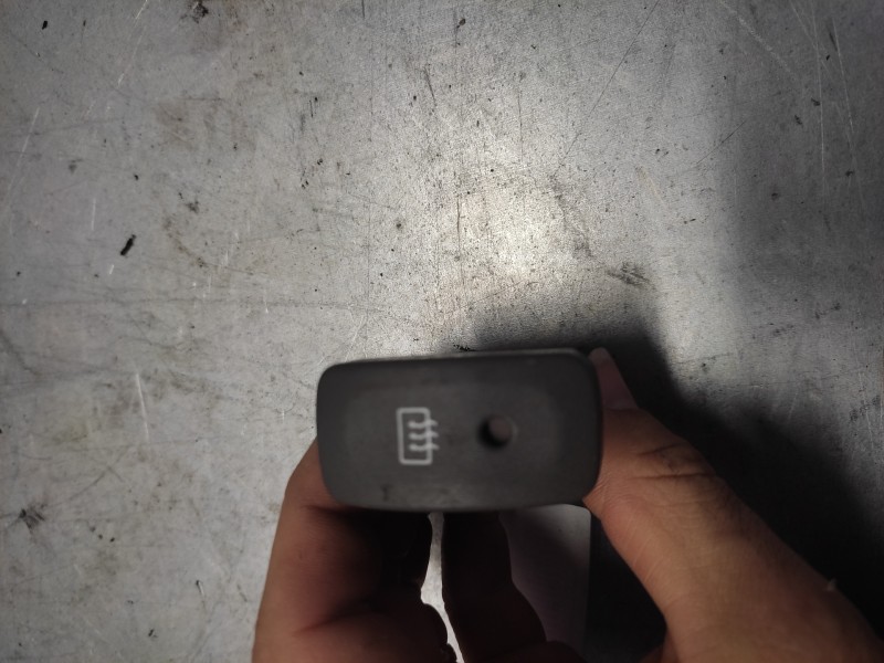 Recambio de boton antivaho para nissan micra (k11) beat referencia OEM IAM 065251  