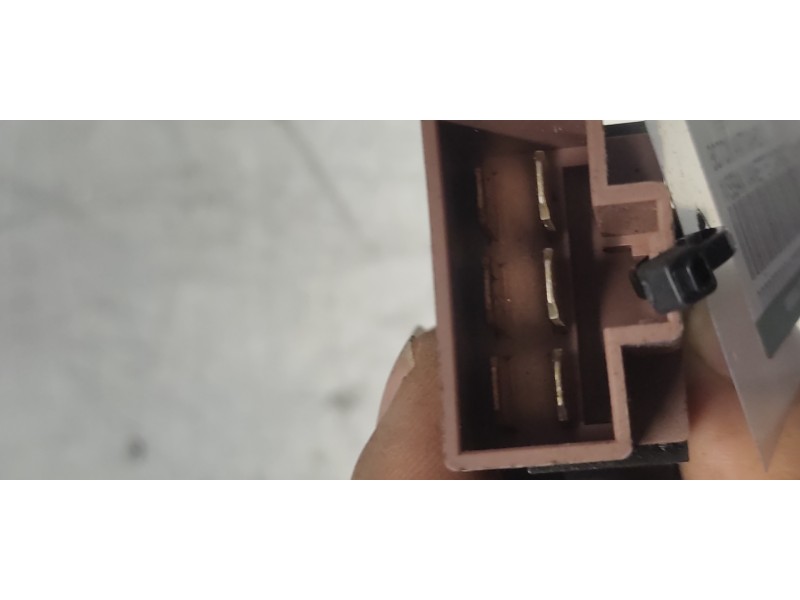 Recambio de boton antivaho para nissan vanette cargo vanette cargo caja cerrada referencia OEM IAM   