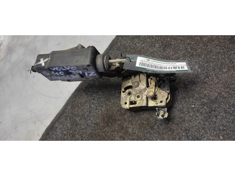 Recambio de cerradura puerta trasera izquierda para volvo s40 berlina td referencia OEM IAM   