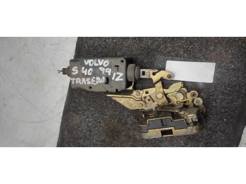 Recambio de cerradura puerta trasera izquierda para volvo s40 berlina td referencia OEM IAM   