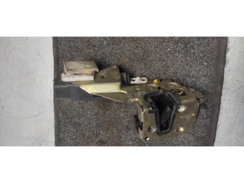 Recambio de cerradura puerta trasera derecha para volvo s40 berlina td referencia OEM IAM   