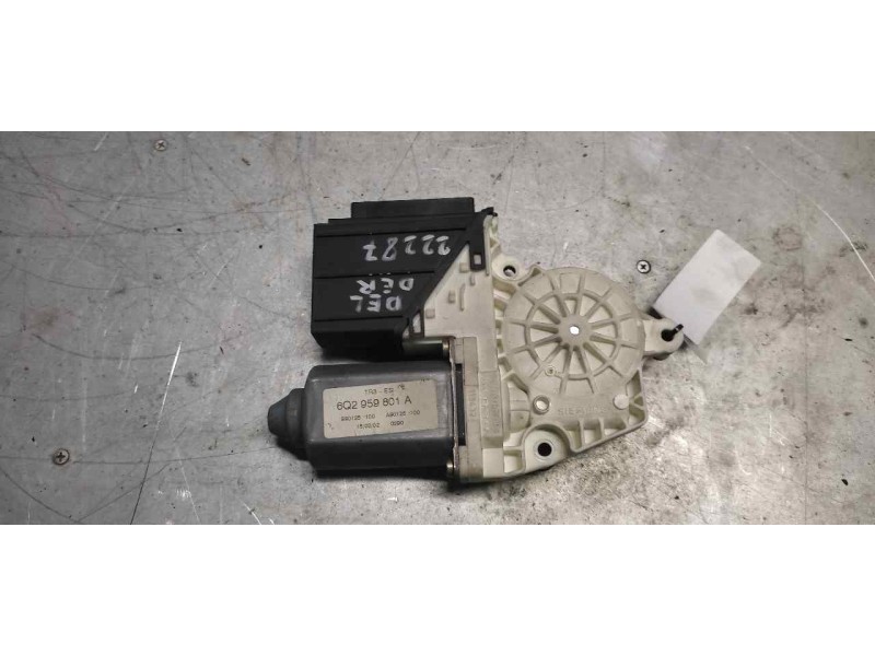 Recambio de motor elevalunas delantero derecho para seat ibiza (6l1) cool referencia OEM IAM 6Q2959801A 990125100 