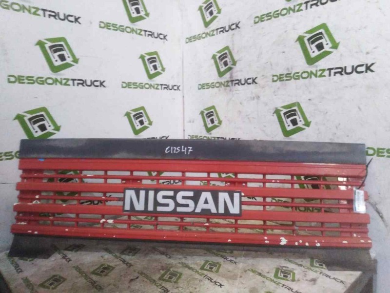 Recambio de rejilla delantera central para nissan trucks m 130.17 referencia OEM IAM   