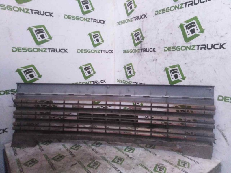 Recambio de rejilla delantera central para nissan trucks m 130.17 referencia OEM IAM   