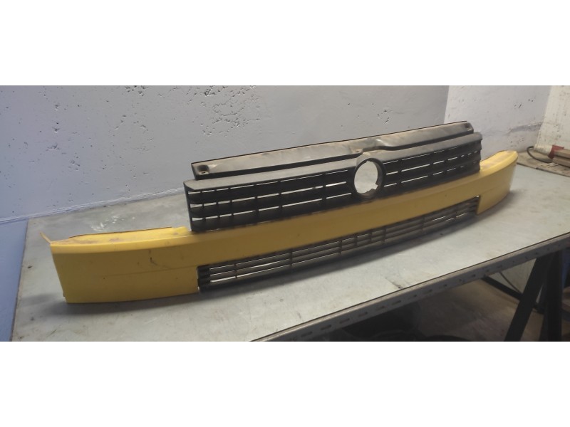 Recambio de rejilla delantera central para volkswagen t4 transporter/furgoneta (mod. 1991) combi referencia OEM IAM   