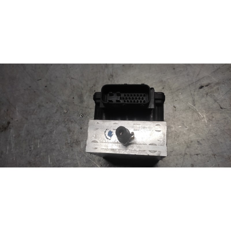 Recambio de abs para citroen xantia berlina 2.0 hdi 90/109 sx referencia OEM IAM 9625975480 ATE 