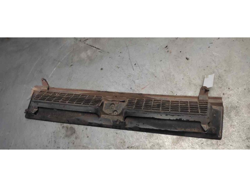 Recambio de rejilla delantera central para seat toledo (1l) base referencia OEM IAM 1L0853655  