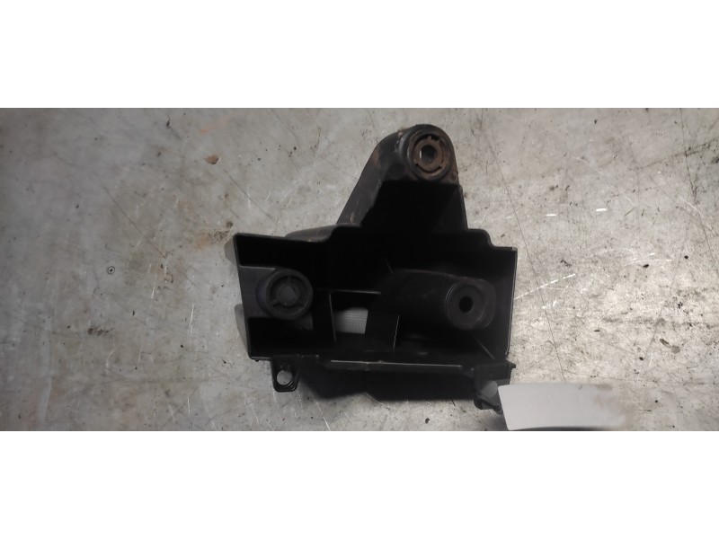 Recambio de soportes paragolpes para citroen c4 berlina exclusive referencia OEM IAM 9650693580 DELANTERA DERECHA 