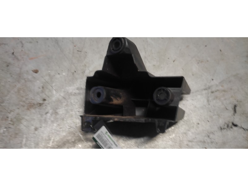 Recambio de soportes paragolpes para citroen c4 berlina exclusive referencia OEM IAM 9650693680 DELANTERA IZQUIERDA 