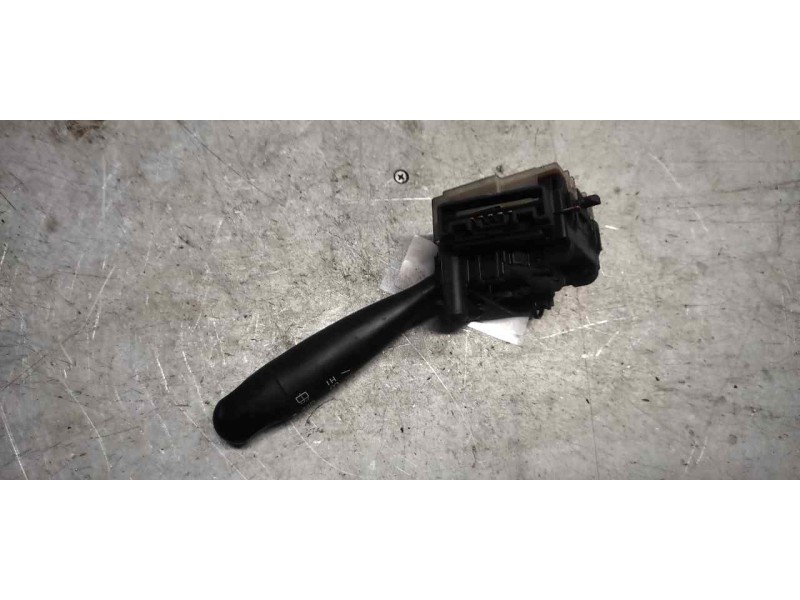 Recambio de mando limpia para toyota yaris (ncp1/nlp1/scp1) 1.0 linea luna referencia OEM IAM 173647  