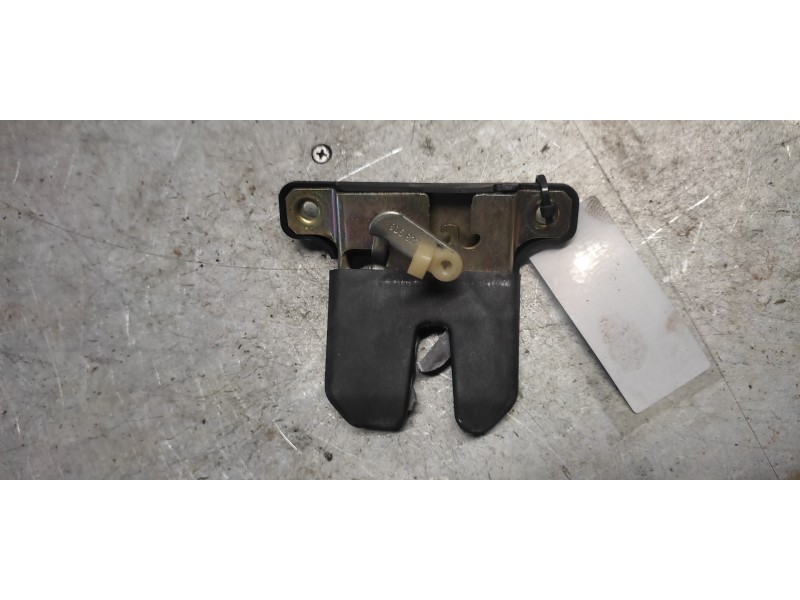 Recambio de cerradura maletero / porton para audi a4 berlina (b5) 1.6 referencia OEM IAM 8D5827505  