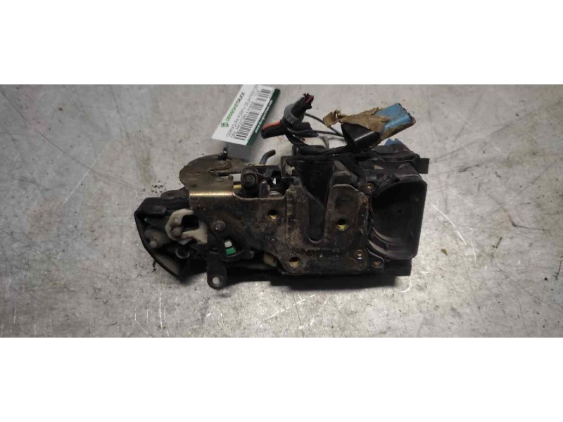 Recambio de cerradura puerta delantera derecha para opel frontera a arizona referencia OEM IAM 8219009  