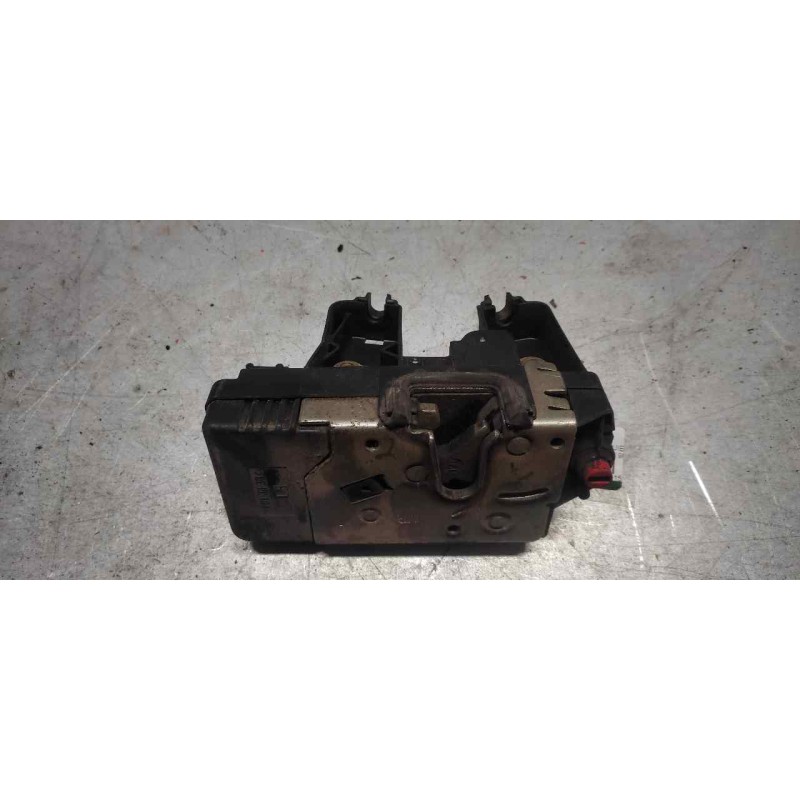 Recambio de cerradura puerta trasera izquierda para opel astra g berlina comfort referencia OEM IAM 90561157 3 PINS 