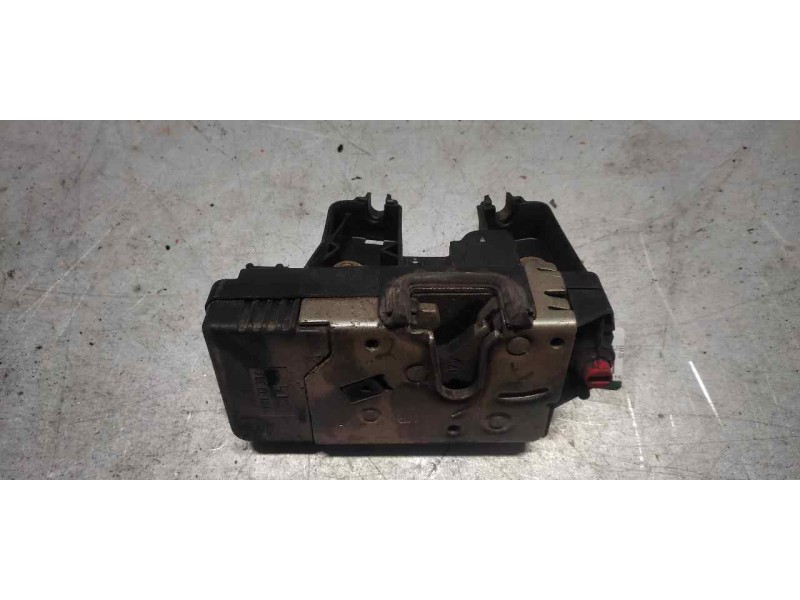 Recambio de cerradura puerta trasera izquierda para opel astra g berlina comfort referencia OEM IAM 90561157 3 PINS 
