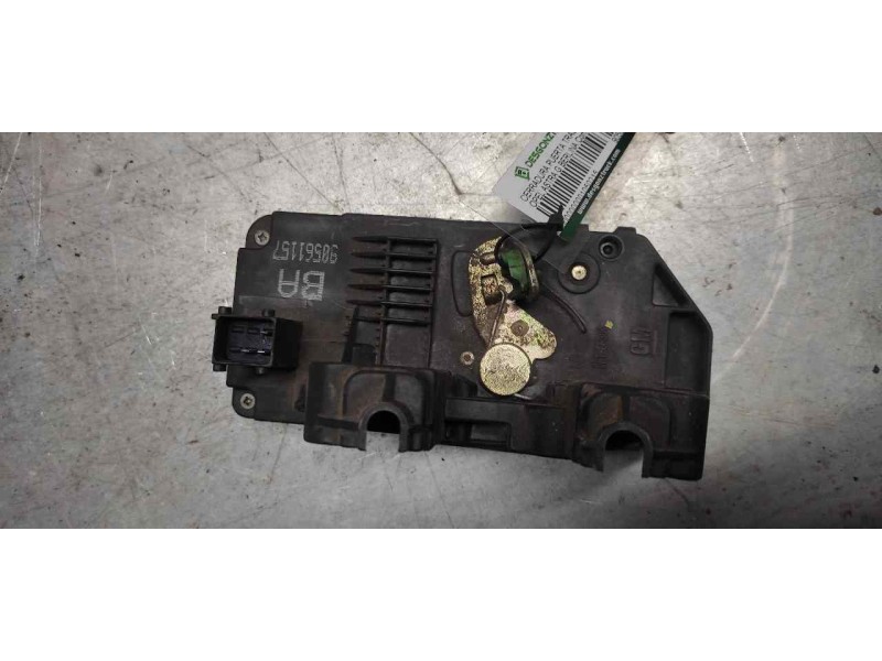 Recambio de cerradura puerta trasera izquierda para opel astra g berlina comfort referencia OEM IAM 90561157 3 PINS 